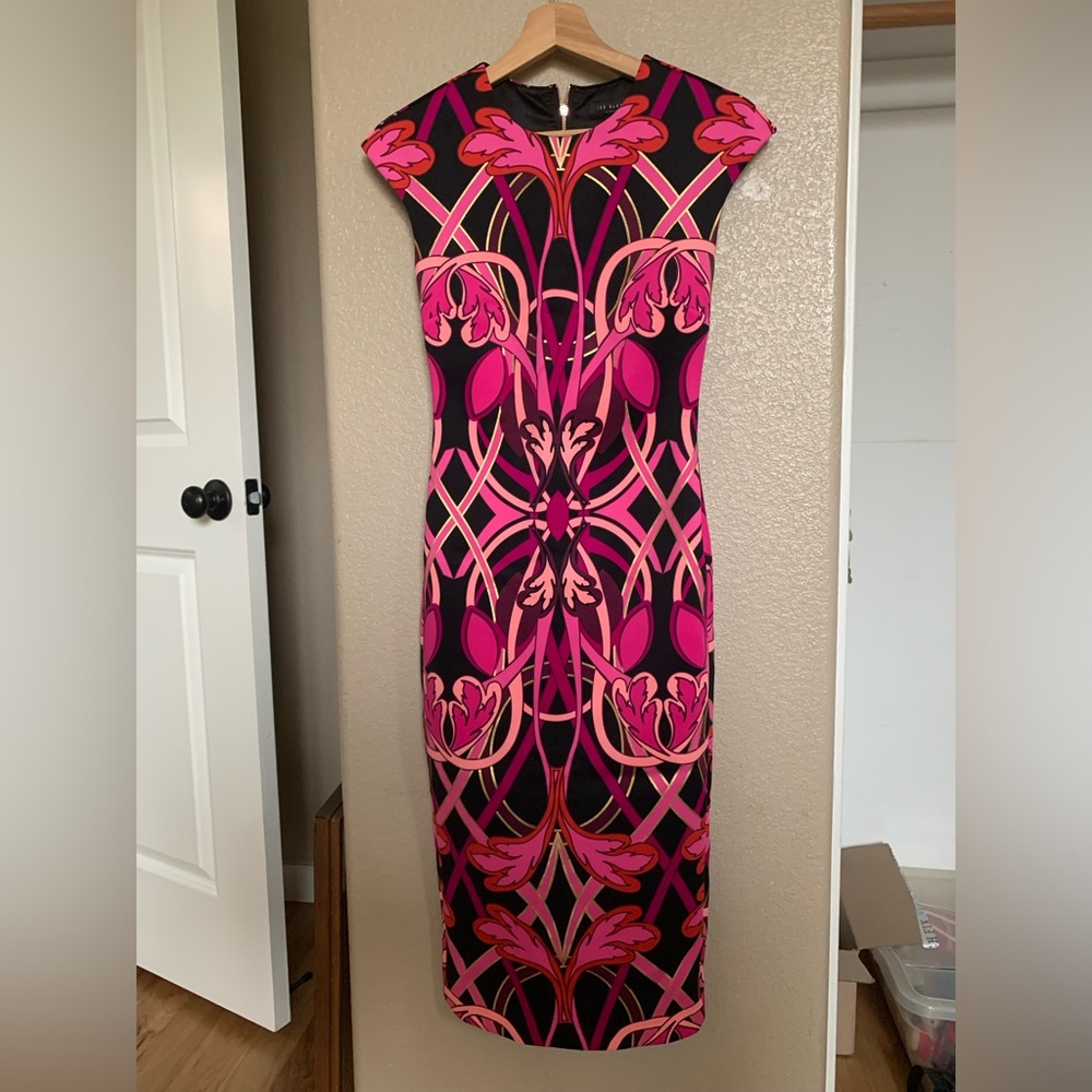Gorgeous dress!